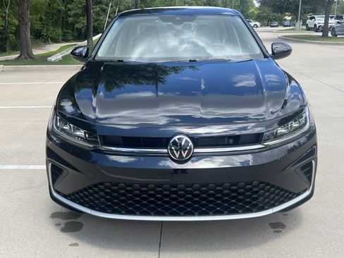 Certified 2026 Volkswagen Jetta SE w/ Black Wheel Package FWD image 3