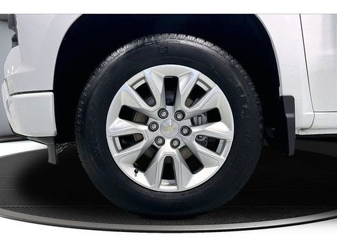 Used 2023 Chevrolet Silverado 1500 Custom image 10