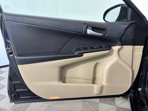Used 2012 Toyota Camry LE FWD image 10
