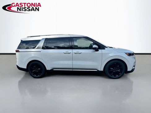 Used 2024 Kia Carnival SX FWD image 10