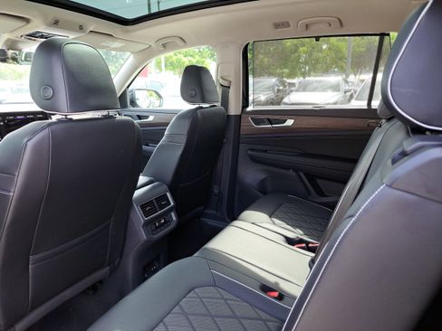 Used 2024 Volkswagen Atlas SEL Premium R-Line image 7