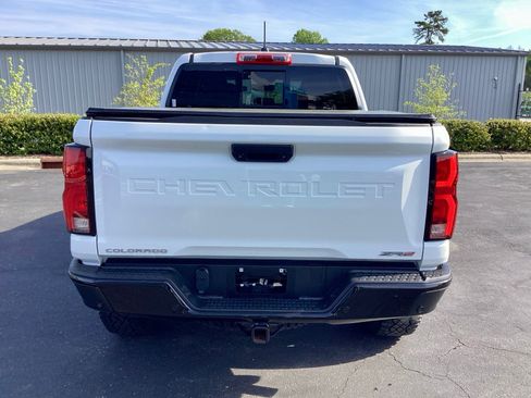Used 2024 Chevrolet Colorado ZR2 w/ ZR2 Convenience Package III AWD/4WD image 3