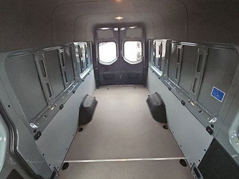 New 2026 Mercedes-Benz Sprinter 2500 image 15