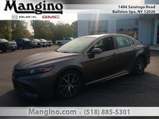 Used 2021 Toyota Camry SE w/ Cold Weather Package image 1