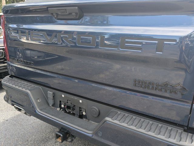 Used 2023 Chevrolet Silverado 1500 High Country w/ Technology Package AWD/4WD image 8