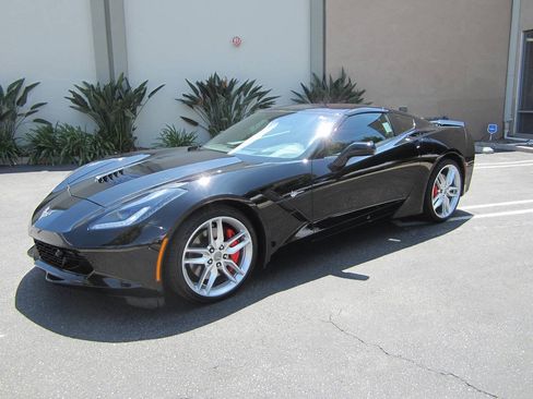 Used 2016 Chevrolet Corvette Stingray Coupe w/ 2LT Preferred Equipment Group RWD image 7
