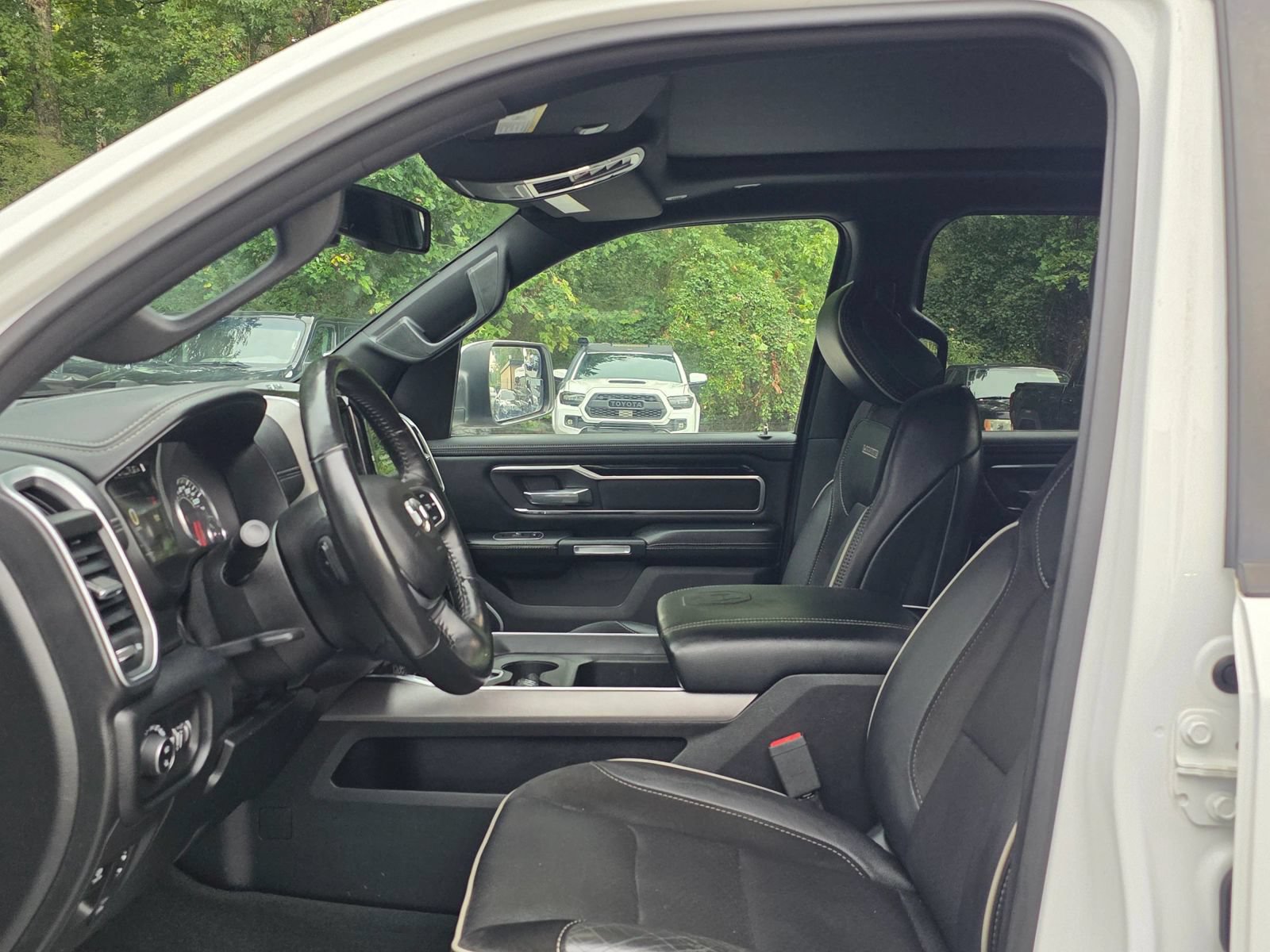 Used 2020 RAM 1500 Laramie w/ Sport Appearance Package AWD/4WD image 11