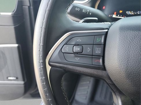 Used 2024 Jeep Grand Cherokee Limited w/ Black Appearance Package image 28