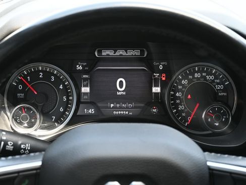 Used 2022 RAM 1500 Big Horn AWD/4WD image 9