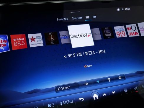 Used 2025 Mercedes-Benz E 350 4MATIC Sedan image 55