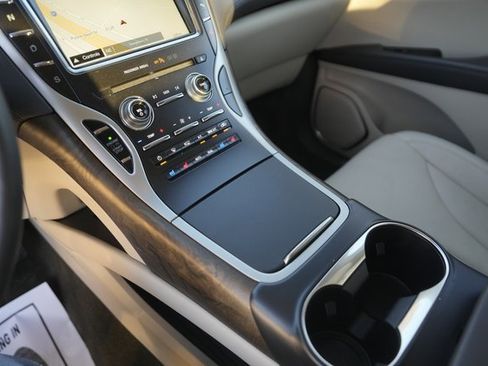 Used 2018 Lincoln MKX Reserve w/ Driver Assistance Package image 28