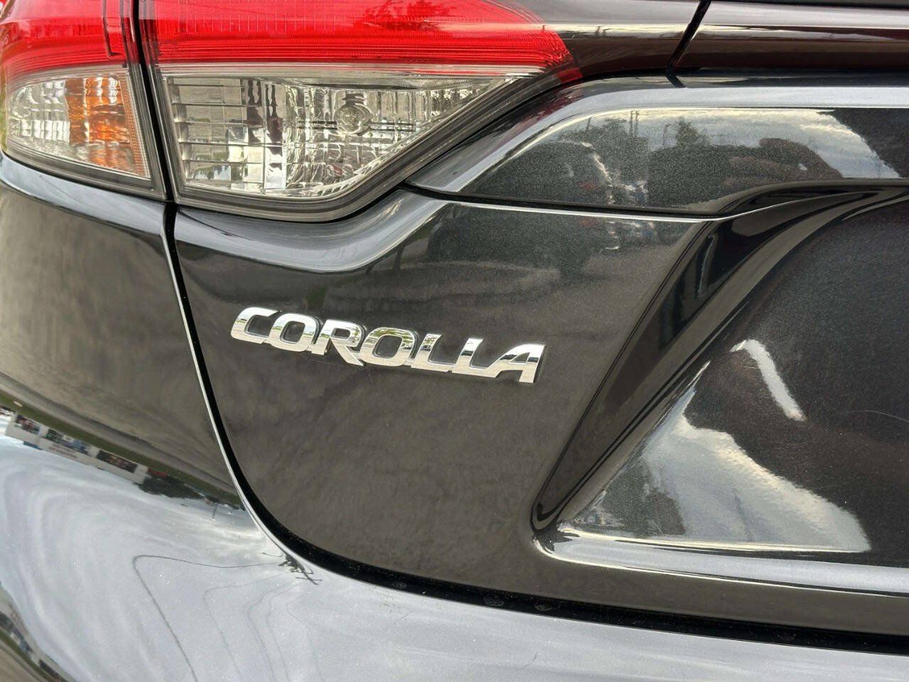 Used 2021 Toyota Corolla XLE FWD image 37