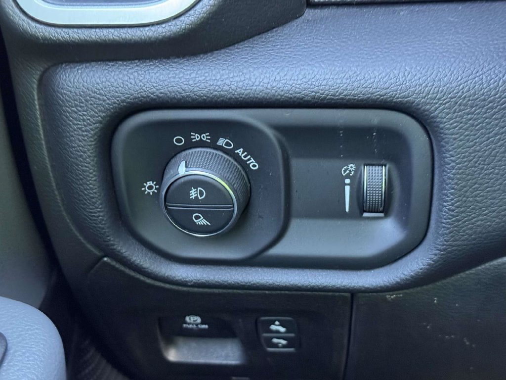 Used 2022 RAM 1500 Big Horn AWD/4WD image 25