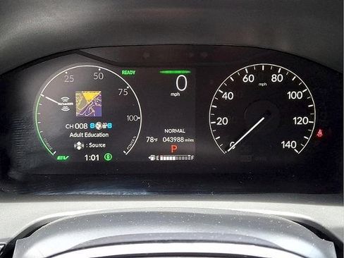 Used 2024 Honda CR-V Sport Touring image 19