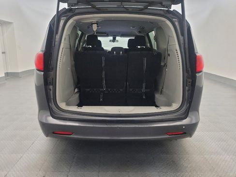 Used 2022 Chrysler Voyager LX FWD image 29