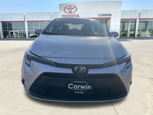 Used 2025 Toyota Corolla LE FWD image 8