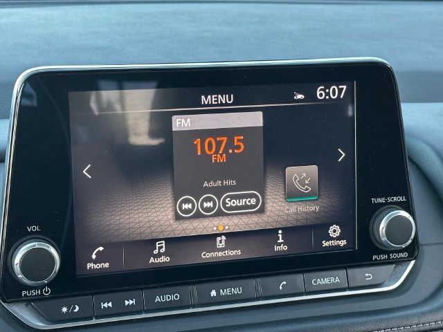 Used 2024 Nissan Rogue SV AWD/4WD image 15