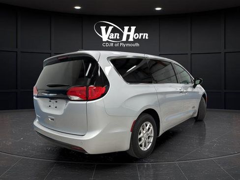 New 2026 Chrysler Voyager LX image 3