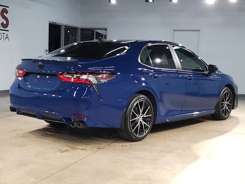 Used 2024 Toyota Camry SE w/ Convenience Package image 7