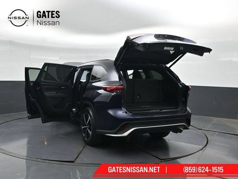 Used 2021 Toyota Highlander XSE FWD image 61
