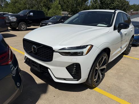 Used 2024 Volvo XC60 B5 Ultimate w/ Protection Package Premier AWD/4WD image 1