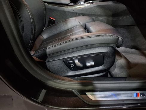 Used 2022 BMW 530i xDrive w/ M Sport Package image 19