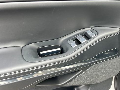 Used 2025 Lincoln Navigator Reserve image 36