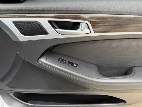 Used 2017 Genesis G80 3.8 RWD image 8