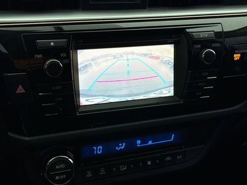 Used 2014 Toyota Corolla LE image 9