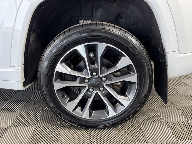 Used 2022 Jeep Grand Cherokee Overland AWD/4WD image 10