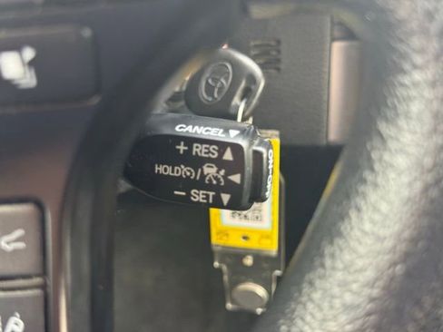 Used 2022 Toyota Tacoma SR image 28