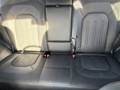 Used 2022 Land Rover Defender 90 X-Dynamic S image 9