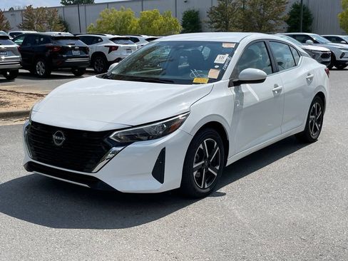 Used 2025 Nissan Sentra SV FWD image 3