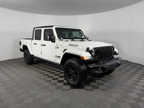 Used 2021 Jeep Gladiator Sport AWD/4WD image 5