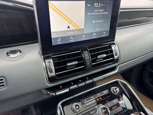 Certified 2019 Lincoln Navigator Select w/ Technology Package image 21