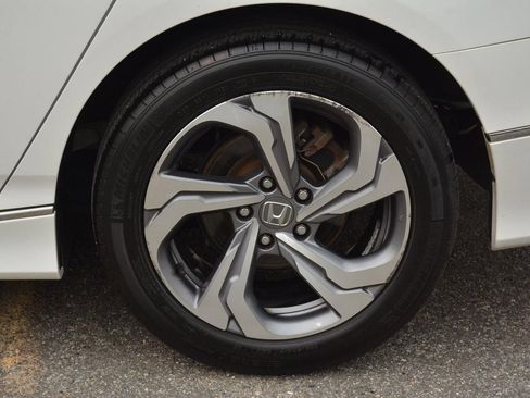 Used 2018 Honda Accord EX image 32