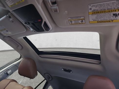 Used 2022 Subaru Outback Touring XT w/ Popular Package #2 image 26