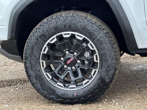 New 2026 GMC Canyon AT4 w/ LPO, Off Road Lift Package image 31