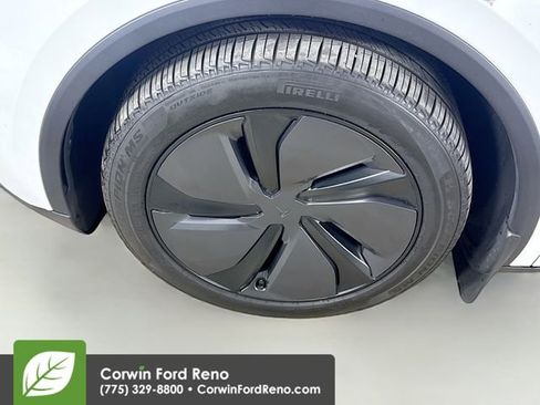Used 2026 Tesla Model Y Long Range image 31
