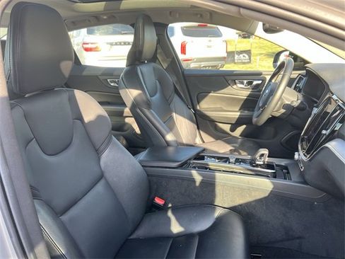Used 2023 Volvo S60 B5 Core image 25