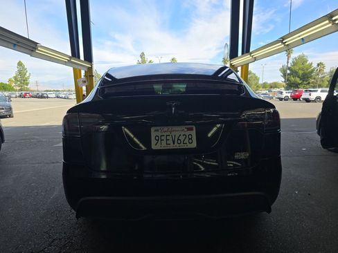 Used 2023 Tesla Model X Plaid image 5