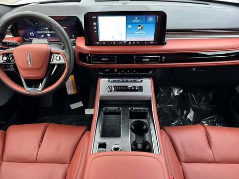 New 2026 Lincoln Aviator Reserve image 3