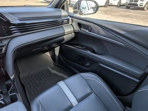 Used 2025 Toyota Camry SE FWD image 18