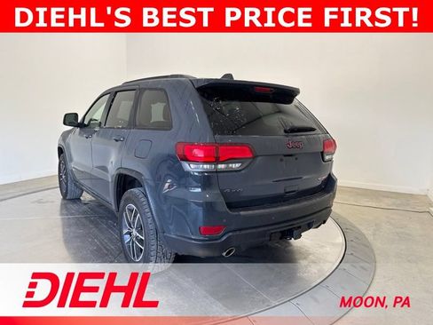 Used 2018 Jeep Grand Cherokee Trailhawk w/ Trailhawk Luxury Group AWD/4WD image 5