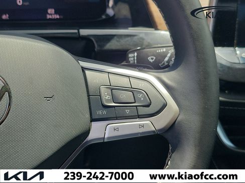 Used 2025 Volkswagen Atlas SE FWD image 26