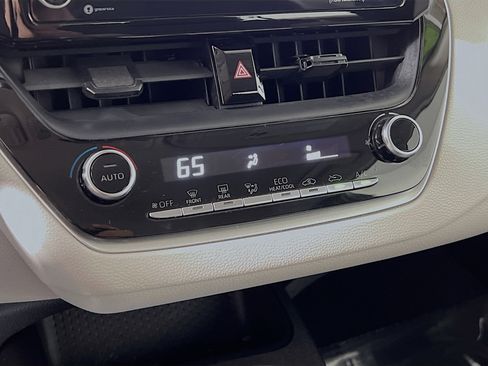 Used 2022 Toyota Corolla LE image 26