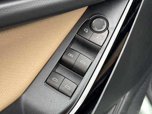 Used 2026 Chevrolet Equinox ACTIV w/ Convenience Package III image 16