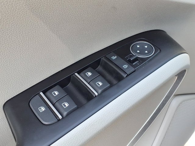 Certified 2025 Kia Soul LX w/ LX Technology Package FWD image 17