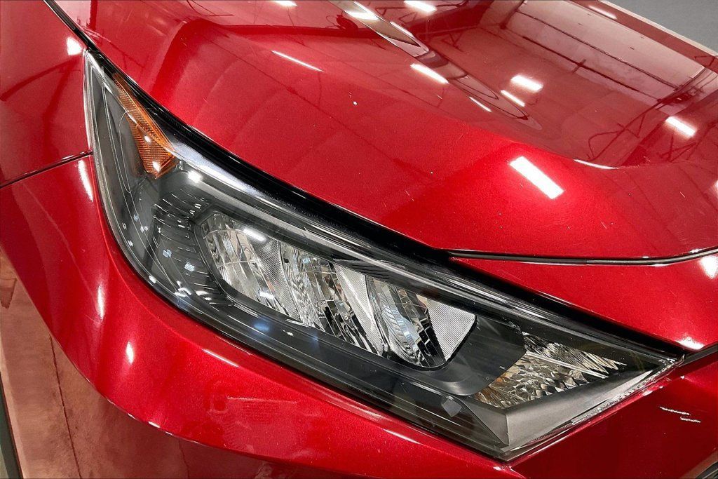 Used 2021 Toyota RAV4 LE w/ Carpet Mat Package (TMS) AWD/4WD image 31