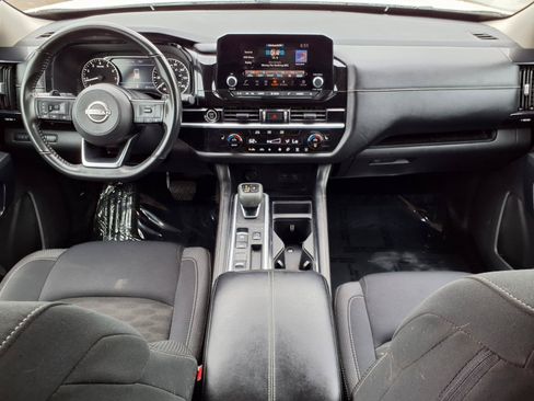 Used 2024 Nissan Pathfinder SV FWD image 12